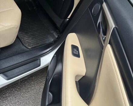 Білий Лексус РХ, об'ємом двигуна 2 л та пробігом 56 тис. км за 46700 $, фото 14 на Automoto.ua