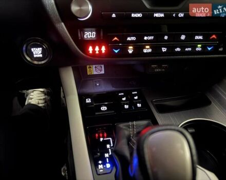 Лексус РХ 2021 в Киеве на Automoto.ua Белый Лексус РХ, объемом двигателя 3.46 л и пробегом 32 тыс. км за 56000 $, фото 28 на Automoto.ua