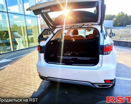 Белый Лексус РХ, объемом двигателя 2 л и пробегом 20 тыс. км за 52000 $, фото 6 на Automoto.ua