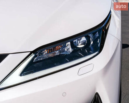 Белый Лексус РХ, объемом двигателя 3.46 л и пробегом 51 тыс. км за 17500 $, фото 1 на Automoto.ua