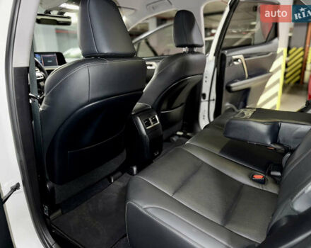 Білий Лексус РХ, об'ємом двигуна 2 л та пробігом 69 тис. км за 48500 $, фото 25 на Automoto.ua