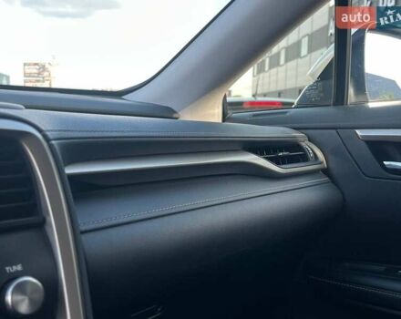 Лексус РХ 2021 в Львове на Automoto.ua Белый Лексус РХ, объемом двигателя 2 л и пробегом 104 тыс. км за 42290 $, фото 32 на Automoto.ua