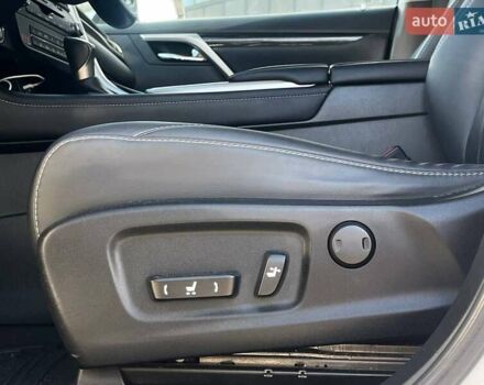 Лексус РХ 2021 в Львове на Automoto.ua Белый Лексус РХ, объемом двигателя 2 л и пробегом 104 тыс. км за 42290 $, фото 42 на Automoto.ua