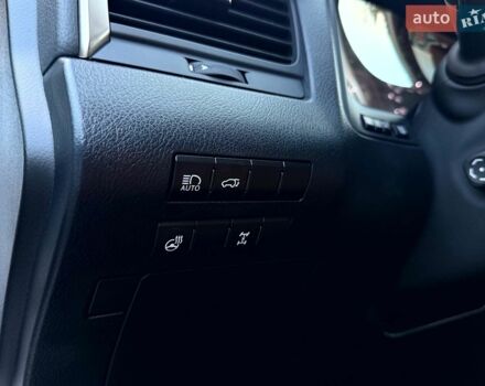 Білий Лексус РХ, об'ємом двигуна 2 л та пробігом 87 тис. км за 35990 $, фото 19 на Automoto.ua