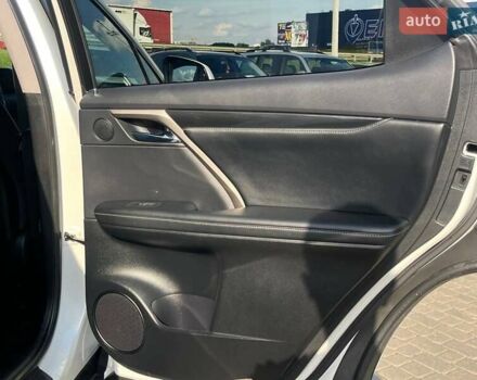 Лексус РХ 2021 в Львове на Automoto.ua Белый Лексус РХ, объемом двигателя 2 л и пробегом 104 тыс. км за 42290 $, фото 22 на Automoto.ua