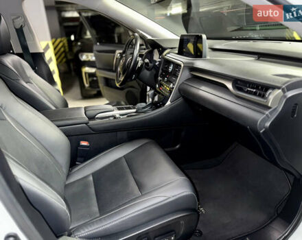 Білий Лексус РХ, об'ємом двигуна 2 л та пробігом 69 тис. км за 48500 $, фото 34 на Automoto.ua