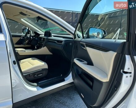 Білий Лексус РХ, об'ємом двигуна 2 л та пробігом 26 тис. км за 49500 $, фото 20 на Automoto.ua