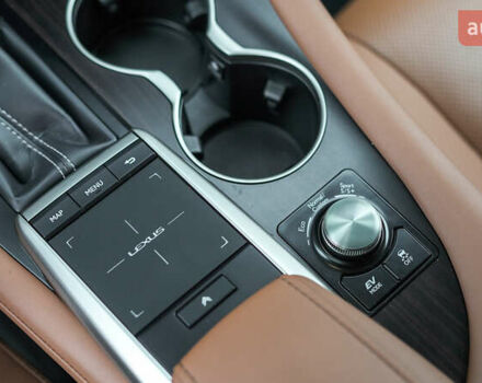 Белый Лексус РХ, объемом двигателя 3.5 л и пробегом 40 тыс. км за 60542 $, фото 37 на Automoto.ua