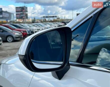 Лексус РХ 2021 в Львове на Automoto.ua Белый Лексус РХ, объемом двигателя 2 л и пробегом 104 тыс. км за 42290 $, фото 13 на Automoto.ua