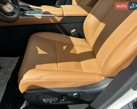 Белый Лексус РХ, объемом двигателя 2 л и пробегом 47 тыс. км за 53000 $, фото 8 на Automoto.ua