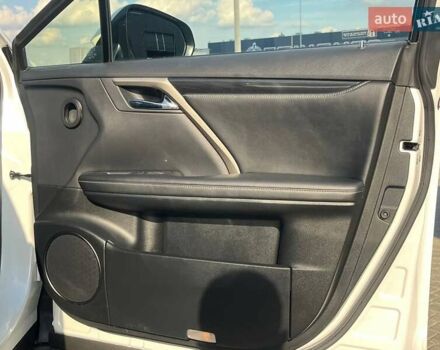 Лексус РХ 2021 в Львове на Automoto.ua Белый Лексус РХ, объемом двигателя 2 л и пробегом 104 тыс. км за 42290 $, фото 14 на Automoto.ua