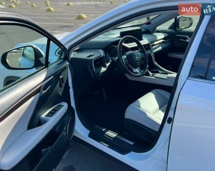 Белый Лексус РХ, объемом двигателя 3.5 л и пробегом 45 тыс. км за 44900 $, фото 7 на Automoto.ua