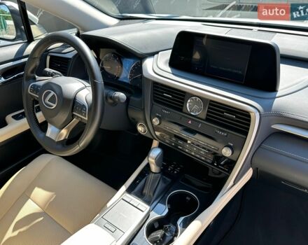 Білий Лексус РХ, об'ємом двигуна 2 л та пробігом 26 тис. км за 49500 $, фото 25 на Automoto.ua