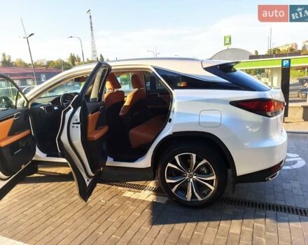 Білий Лексус РХ, об'ємом двигуна 2 л та пробігом 19 тис. км за 52500 $, фото 4 на Automoto.ua