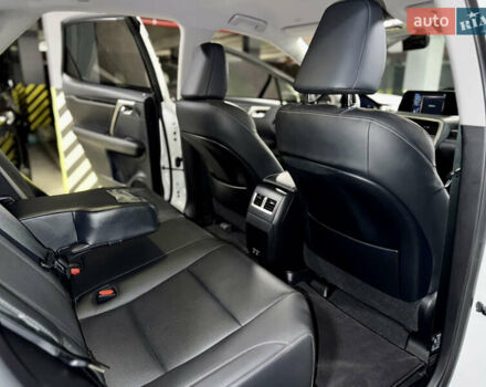 Білий Лексус РХ, об'ємом двигуна 2 л та пробігом 69 тис. км за 45700 $, фото 30 на Automoto.ua