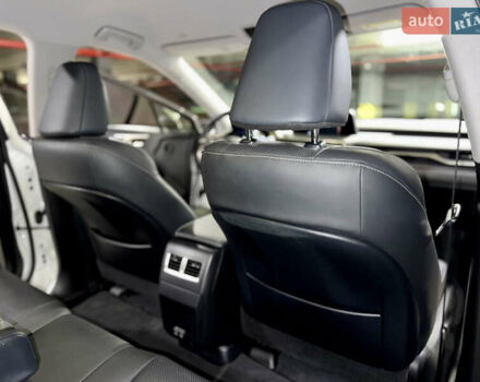 Білий Лексус РХ, об'ємом двигуна 2 л та пробігом 69 тис. км за 48500 $, фото 31 на Automoto.ua