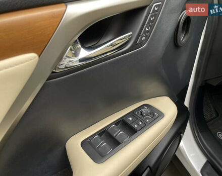 Белый Лексус РХ, объемом двигателя 3.46 л и пробегом 35 тыс. км за 41500 $, фото 9 на Automoto.ua