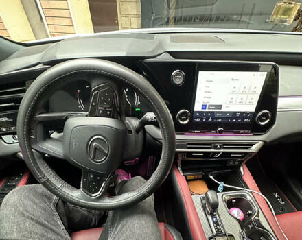 Білий Лексус РХ, об'ємом двигуна 2.4 л та пробігом 53 тис. км за 63500 $, фото 26 на Automoto.ua