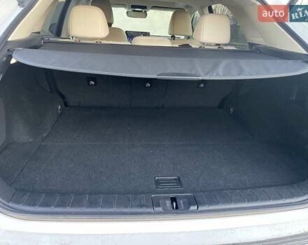 Белый Лексус РХ, объемом двигателя 3.5 л и пробегом 28 тыс. км за 56000 $, фото 2 на Automoto.ua