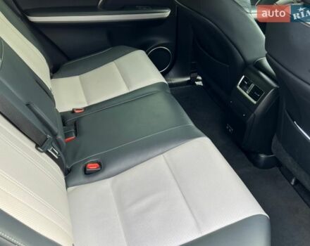 Белый Лексус РХ, объемом двигателя 2 л и пробегом 31 тыс. км за 53900 $, фото 25 на Automoto.ua