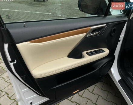 Белый Лексус РХ, объемом двигателя 3.46 л и пробегом 35 тыс. км за 41500 $, фото 8 на Automoto.ua