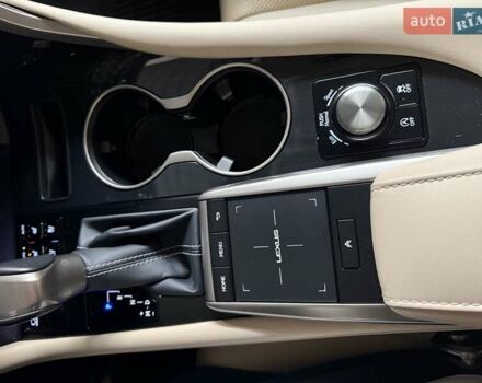 Белый Лексус РХ, объемом двигателя 2 л и пробегом 5 тыс. км за 52500 $, фото 13 на Automoto.ua