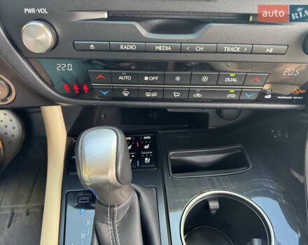 Белый Лексус РХ, объемом двигателя 3.46 л и пробегом 30 тыс. км за 58000 $, фото 18 на Automoto.ua