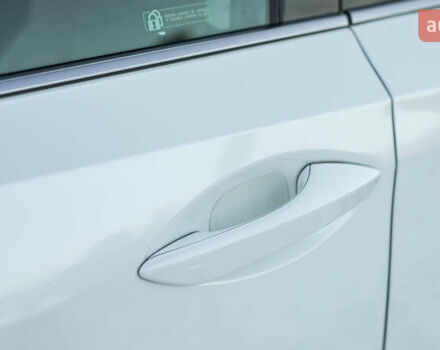 Білий Лексус РХ, об'ємом двигуна 2 л та пробігом 33 тис. км за 48299 $, фото 12 на Automoto.ua