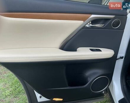 Белый Лексус РХ, объемом двигателя 3.5 л и пробегом 28 тыс. км за 56000 $, фото 9 на Automoto.ua