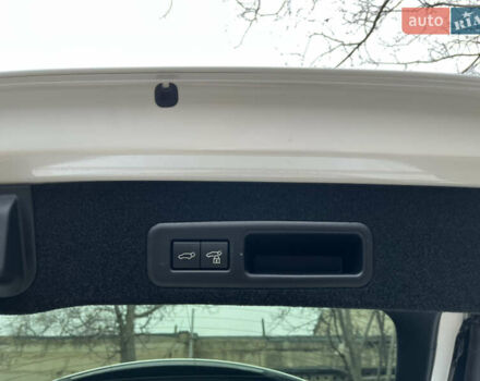 Белый Лексус РХ, объемом двигателя 2 л и пробегом 27 тыс. км за 55000 $, фото 14 на Automoto.ua