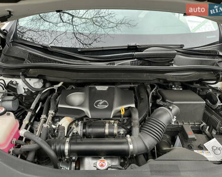 Белый Лексус РХ, объемом двигателя 2 л и пробегом 27 тыс. км за 55000 $, фото 11 на Automoto.ua