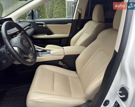 Белый Лексус РХ, объемом двигателя 2 л и пробегом 5 тыс. км за 52500 $, фото 9 на Automoto.ua