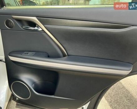 Белый Лексус РХ, объемом двигателя 2 л и пробегом 31 тыс. км за 53900 $, фото 26 на Automoto.ua