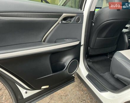 Белый Лексус РХ, объемом двигателя 2 л и пробегом 27 тыс. км за 55000 $, фото 9 на Automoto.ua