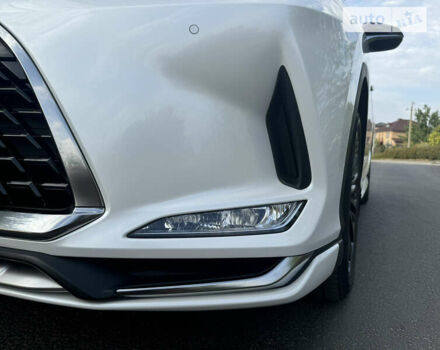 Белый Лексус РХ, объемом двигателя 2 л и пробегом 6 тыс. км за 57500 $, фото 7 на Automoto.ua