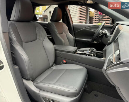 Лексус РХ 2023 у Києві на Automoto.ua Білий Лексус РХ, об'ємом двигуна 2.4 л та пробігом 2 тис. км за 57900 $, фото 13 на Automoto.ua