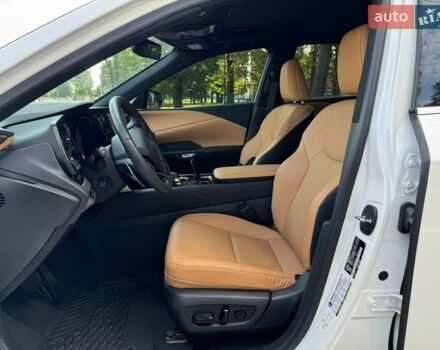 Білий Лексус РХ, об'ємом двигуна 2.49 л та пробігом 31 тис. км за 58500 $, фото 28 на Automoto.ua