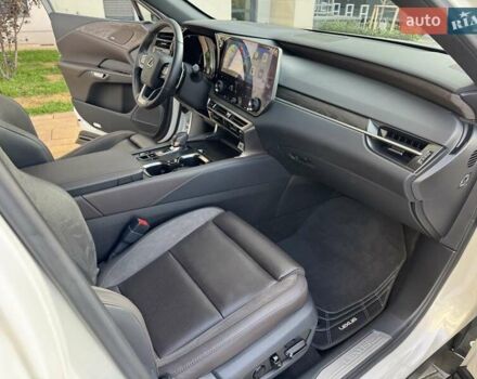 Белый Лексус РХ, объемом двигателя 2.5 л и пробегом 39 тыс. км за 79000 $, фото 81 на Automoto.ua