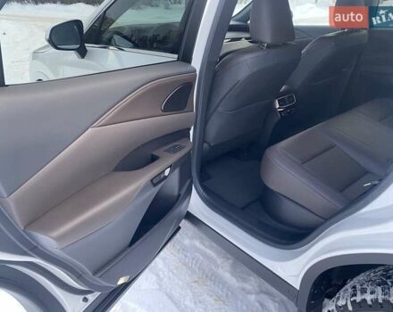 Белый Лексус РХ, объемом двигателя 2.4 л и пробегом 17 тыс. км за 66500 $, фото 13 на Automoto.ua