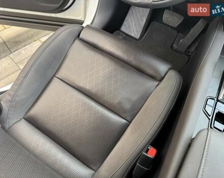 Белый Лексус РХ, объемом двигателя 2.5 л и пробегом 39 тыс. км за 79000 $, фото 53 на Automoto.ua