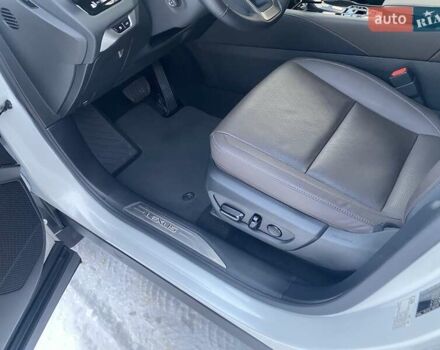 Белый Лексус РХ, объемом двигателя 2.4 л и пробегом 17 тыс. км за 66500 $, фото 26 на Automoto.ua