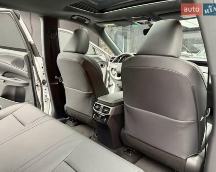 Білий Лексус РХ, об'ємом двигуна 2.4 л та пробігом 3 тис. км за 56900 $, фото 51 на Automoto.ua