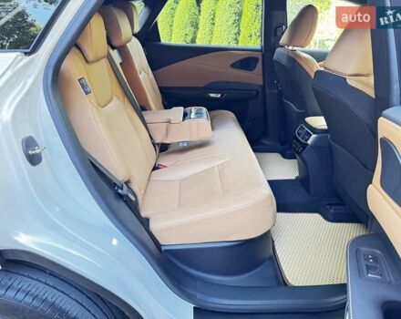Лексус РХ 2023 в Трускавце на Automoto.ua Белый Лексус РХ, объемом двигателя 2.4 л и пробегом 66 тыс. км за 64800 $, фото 47 на Automoto.ua