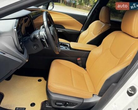 Лексус РХ 2023 в Трускавце на Automoto.ua Белый Лексус РХ, объемом двигателя 2.4 л и пробегом 66 тыс. км за 64800 $, фото 38 на Automoto.ua