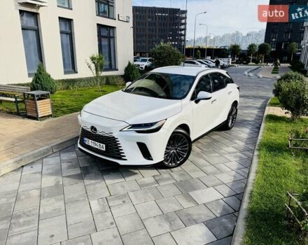 Белый Лексус РХ, объемом двигателя 2.5 л и пробегом 39 тыс. км за 79000 $, фото 1 на Automoto.ua