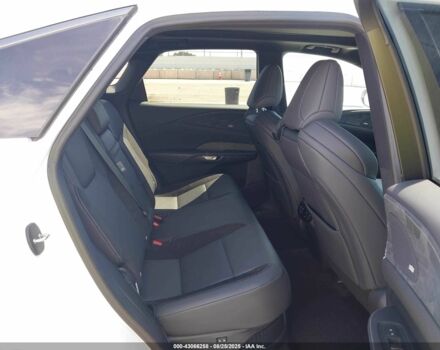 Білий Лексус РХ, об'ємом двигуна 2.4 л та пробігом 31 тис. км за 29000 $, фото 5 на Automoto.ua