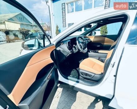 Белый Лексус РХ, объемом двигателя 2.5 л и пробегом 30 тыс. км за 62500 $, фото 13 на Automoto.ua