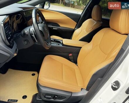 Лексус РХ 2023 в Трускавце на Automoto.ua Белый Лексус РХ, объемом двигателя 2.4 л и пробегом 66 тыс. км за 64800 $, фото 37 на Automoto.ua