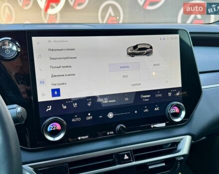 Білий Лексус РХ, об'ємом двигуна 2.5 л та пробігом 14 тис. км за 74990 $, фото 28 на Automoto.ua