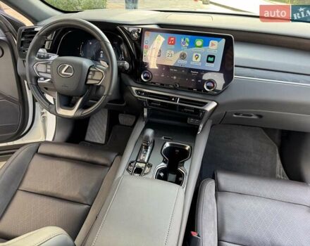 Белый Лексус РХ, объемом двигателя 2.5 л и пробегом 39 тыс. км за 79000 $, фото 57 на Automoto.ua